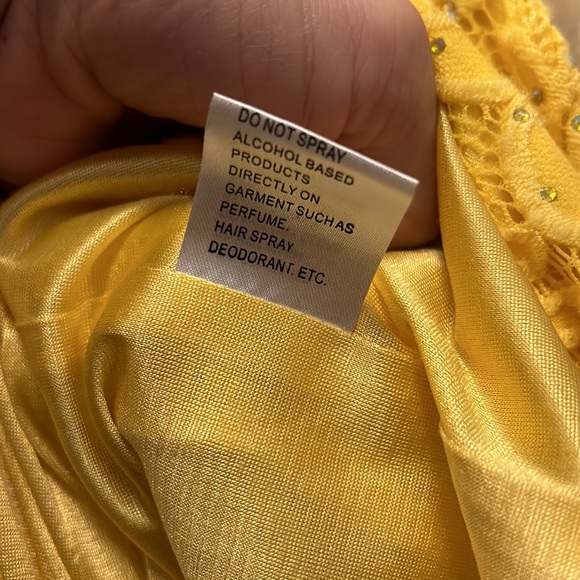 Pictures don’t do this justice! Gorgeous yellow gown. Worn once! Sherri Hill. - Picture 5 of 5